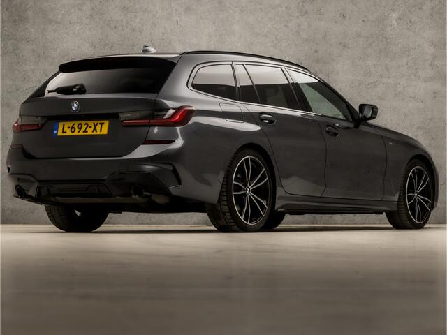 BMW 3-SERIE Touring 318i M Sport Automaat (PANORAMADAK, DEALER ONDERHOUDEN, M PAKKET, APPLE CARPLAY, LASER KOPLAMPEN, LEDEREN SPORTSTOELEN, CAMERA, STOELVERWARMING, GETINT GLAS, ELEK ACHTERKLEP, NIEUWE APK, NIEUWSTAAT)
