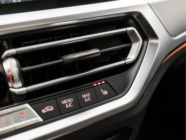 BMW 3-SERIE Touring 318i M Sport Automaat (PANORAMADAK, DEALER ONDERHOUDEN, M PAKKET, APPLE CARPLAY, LASER KOPLAMPEN, LEDEREN SPORTSTOELEN, CAMERA, STOELVERWARMING, GETINT GLAS, ELEK ACHTERKLEP, NIEUWE APK, NIEUWSTAAT)