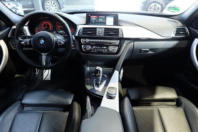 BMW 3-SERIE Touring 320i High Executive / M Sport / Dealeronderhouden / NL'se auto