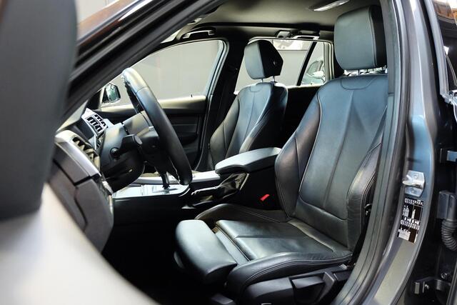 BMW 3-SERIE Touring 320i High Executive / M Sport / Dealeronderhouden / NL'se auto