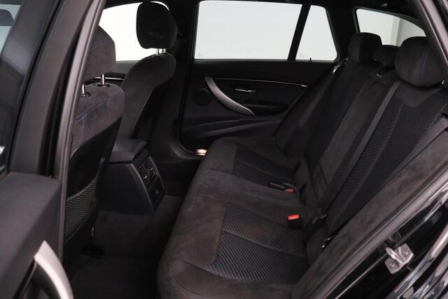 BMW 3-SERIE 318i M Sport | Full LED | Sportstoelen | Alcantara | Climate control | Navigatie | Parkeerhulp | Cruise control | Bluetooth | Getint glas