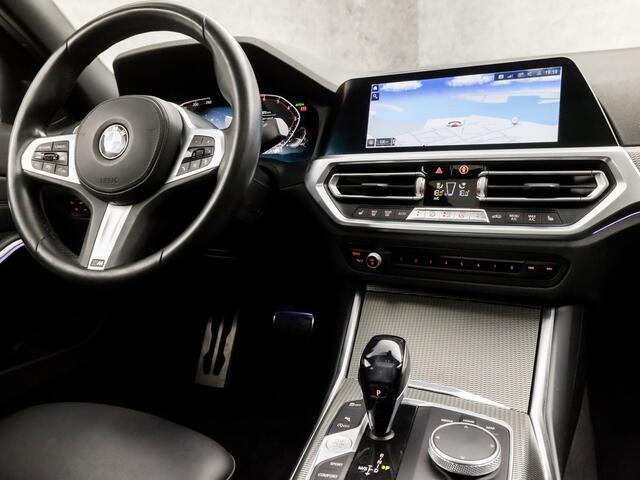BMW 3-SERIE 320i High Executive M Sport 184Pk Automaat (SCHUIFDAK, M PAKKET, APPLE CARPLAY, LEDER/ALCANTARA, STOELVERWARMING, SPORTSTOELEN, CAMERA, SFEERVERLICHTING, ADAPTIVE CRUISE, NIEUWSTAAT)