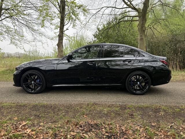 BMW 3-SERIE 330e High Executive M Sport Bomvol/Xpel/H&K/Laser/Dak