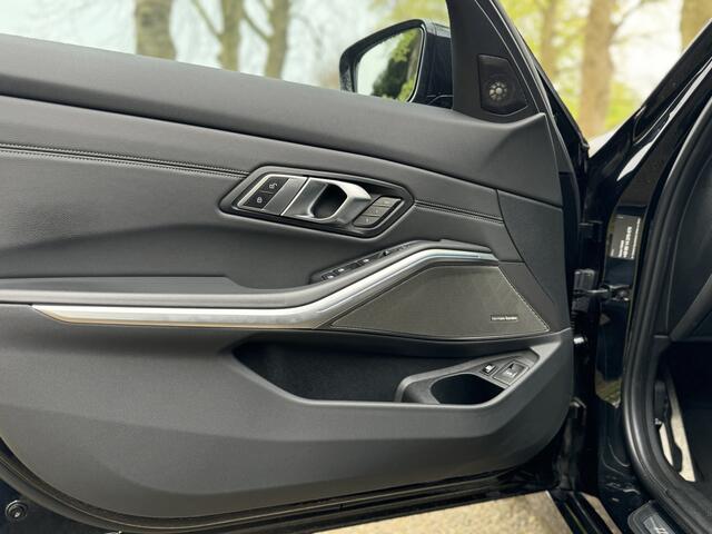 BMW 3-SERIE 330e High Executive M Sport Bomvol/Xpel/H&K/Laser/Dak