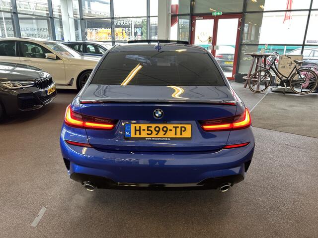 BMW 3-SERIE 330i High Executive M Sport | Panoramadak | Harman/Kardon | Adaptieve cruise control | Laser LED | Lane assist | Achteruitrijcamera | Adaptief onderstel | Dodehoeksdetectie | Head up display | Lederen bekleding | Keyless | Stoelverwarming V+A