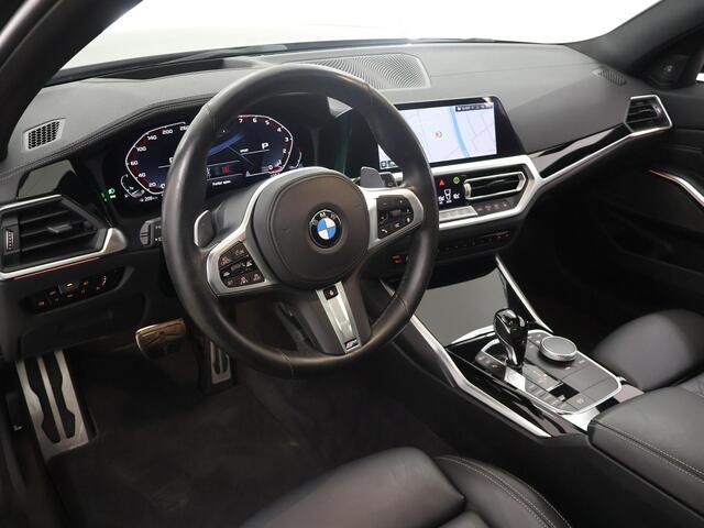BMW 3-SERIE Touring M340i xDrive High Executive | M-Sport | Adaptief Onderstel | Trekhaak Ele.wegklapbaar | Ele.verstelbare stoelen + Geheugen | Harman/Kardon Audio | Camera | Panoramadak | Adaptieve Cruise Control |