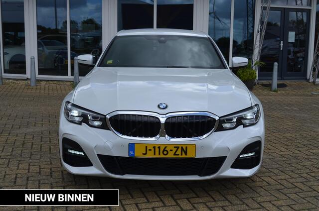 BMW 3-SERIE 2.0 260 pk M-Sport Edition / 19"M / Wit metallic