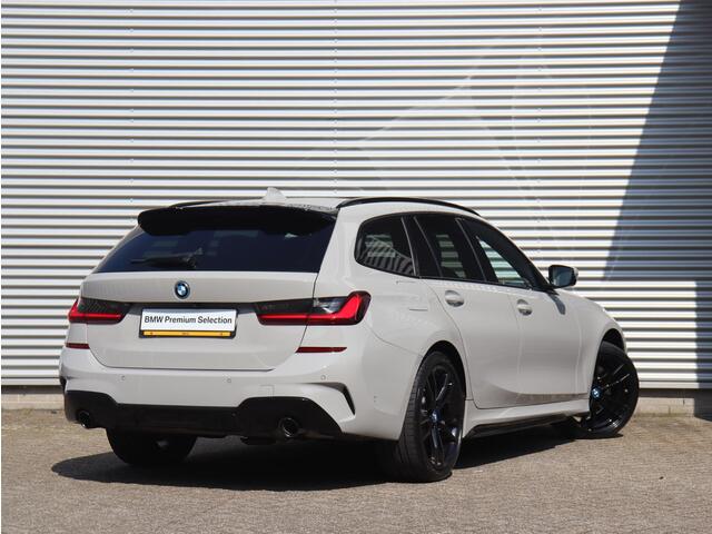 BMW 3-SERIE Touring 330e | High Executive | M Sportpakket | Panodak | M Adaptief Onderstel | Parking Pack | Hi-Fi | Individual | M-Performance | 19'' LMV