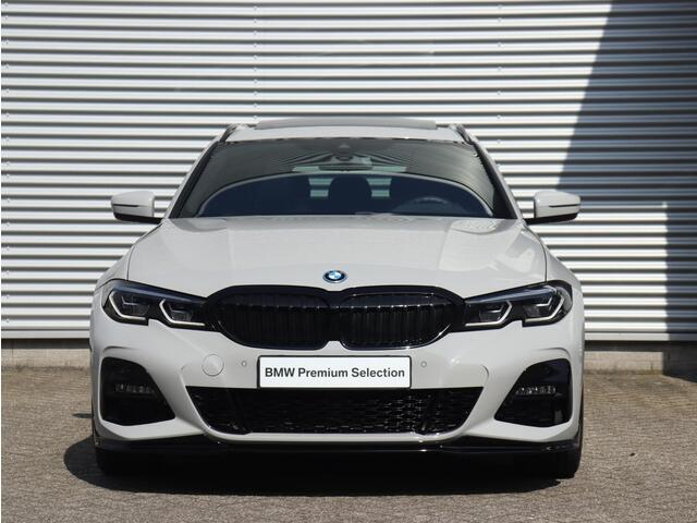 BMW 3-SERIE Touring 330e | High Executive | M Sportpakket | Panodak | M Adaptief Onderstel | Parking Pack | Hi-Fi | Individual | M-Performance | 19'' LMV