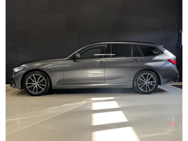 BMW 3-SERIE Touring 318i Executive Edition Automaat | M-pakket | Nieuw model | Sportstoelen | Camera | Carplay | Navi | Full LED