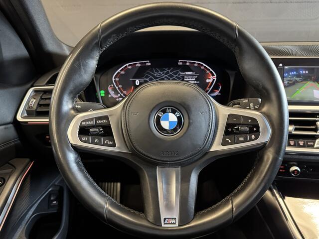 BMW 3-SERIE Touring 318i Executive Edition Automaat | M-pakket | Nieuw model | Sportstoelen | Camera | Carplay | Navi | Full LED