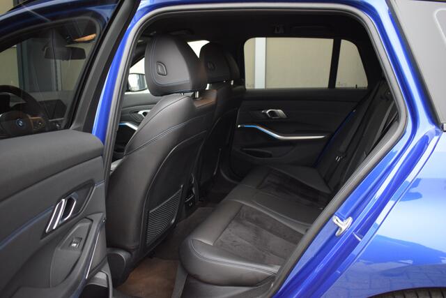 BMW 3-SERIE Touring 330e xDrive M-Sport 19 inch | Topstaat