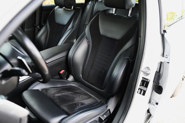 BMW 3-SERIE Touring 330i High Executive M Sport Automaat / Sportstoelen / Active Cruise Control / M Sportonderstel / Live Cockpit Professional / Stoelverwarming