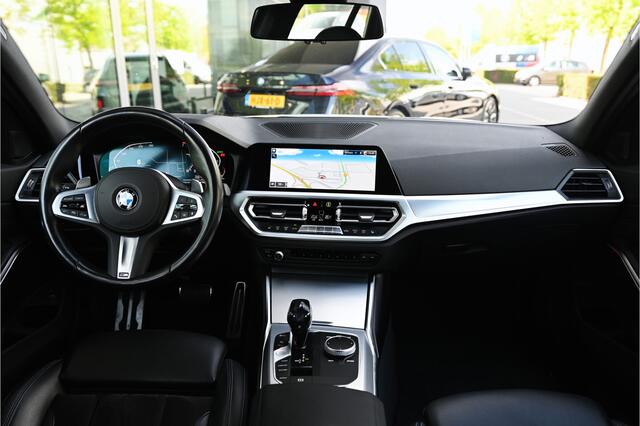 BMW 3-SERIE Touring 330i High Executive M Sport Automaat / Sportstoelen / Active Cruise Control / M Sportonderstel / Live Cockpit Professional / Stoelverwarming