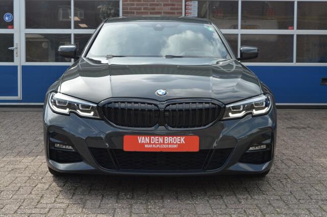 BMW 3-SERIE 320i M-Sport | AUT - HUD - LEDER
