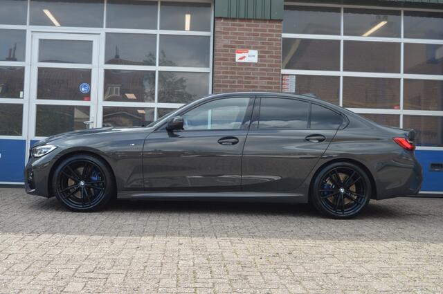 BMW 3-SERIE 320i M-Sport | AUT - HUD - LEDER