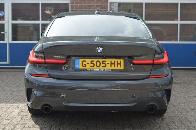 BMW 3-SERIE 320i M-Sport | AUT - HUD - LEDER