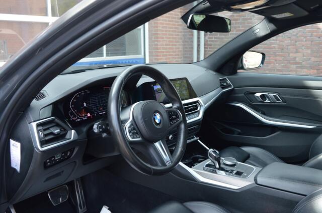 BMW 3-SERIE 320i M-Sport | AUT - HUD - LEDER