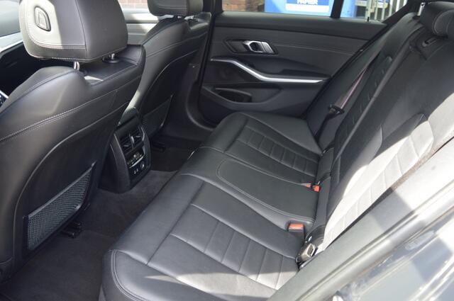 BMW 3-SERIE 320i M-Sport | AUT - HUD - LEDER