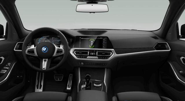 BMW 3-SERIE Touring 330e M-Sport | Panoramadak | Head Up | Laser