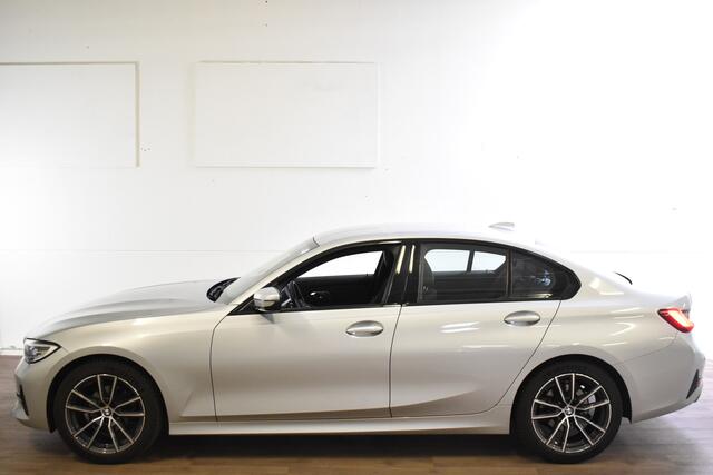 BMW 3-SERIE 318IA 2.0 156PK EXECUTIVE SPORT LEDER/NAVI/CARPLAY