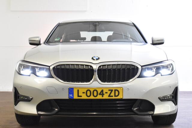 BMW 3-SERIE 318IA 2.0 156PK EXECUTIVE SPORT LEDER/NAVI/CARPLAY