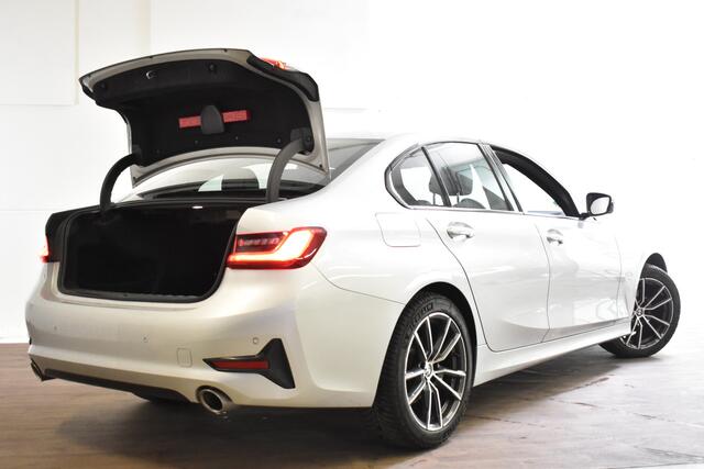BMW 3-SERIE 318IA 2.0 156PK EXECUTIVE SPORT LEDER/NAVI/CARPLAY