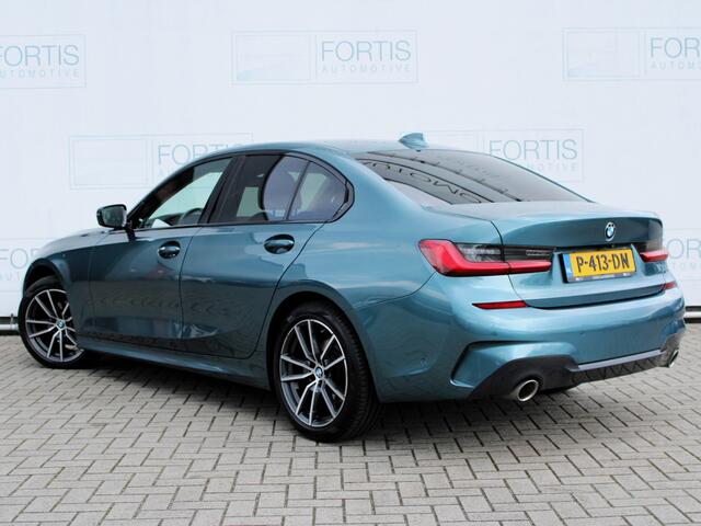 BMW 3-SERIE 318i High Executive CAMERA | STOELVERW | SFEERVRLICHTING | UNIEKE KLEUR |