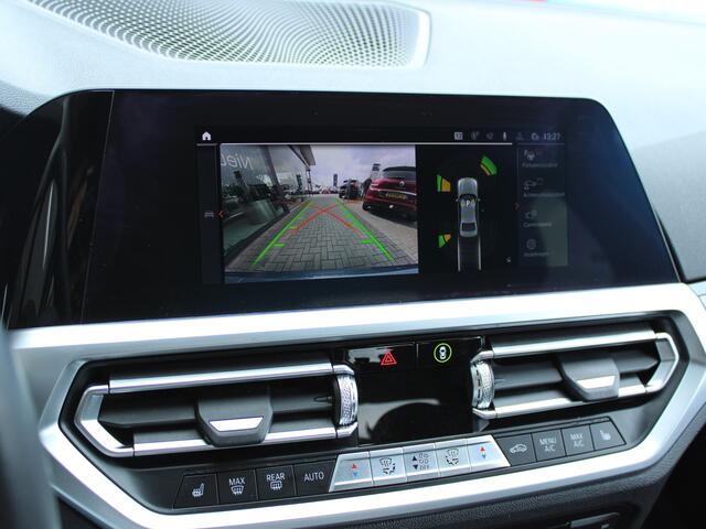 BMW 3-SERIE 318i High Executive CAMERA | STOELVERW | SFEERVRLICHTING | UNIEKE KLEUR |