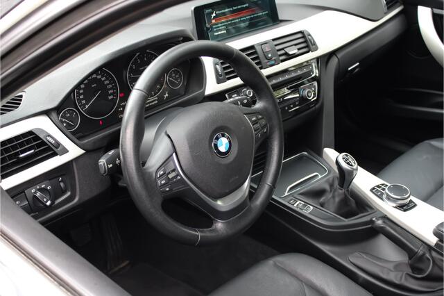 BMW 3-SERIE Touring 318i High Executive | Leder | Trekhaak