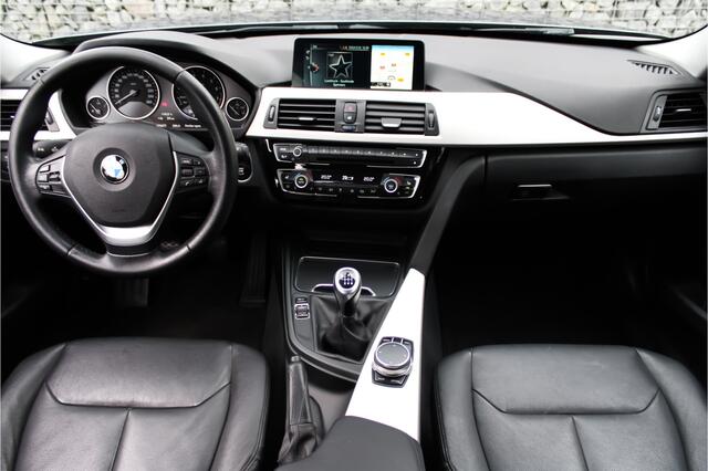 BMW 3-SERIE Touring 318i High Executive | Leder | Trekhaak