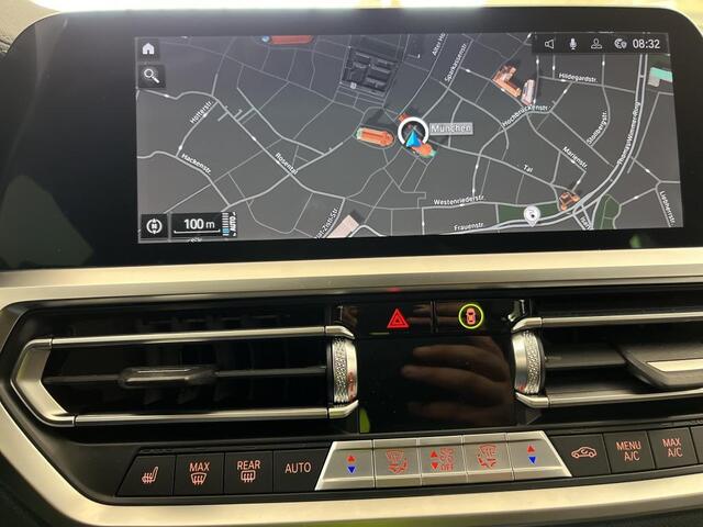 BMW 3-SERIE Touring 330e eDrive Edition Leder | Sfeer | Navi | Camera | Stoelverwarming | Carplay | PDC | 2 Laadkabels | Volledig Dealer Onderh.