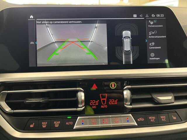 BMW 3-SERIE Touring 330e eDrive Edition Leder | Sfeer | Navi | Camera | Stoelverwarming | Carplay | PDC | 2 Laadkabels | Volledig Dealer Onderh.
