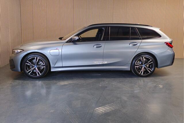 BMW 3-SERIE Touring 330e M-Sport - Stoel/Stuurverwarming - Laser Koplampen - Apple Carplay/Android Auto - Adaptive Cruise - Trekhaak