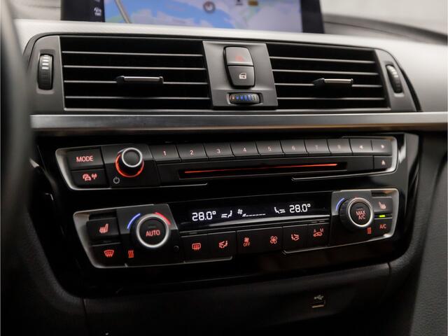 BMW 3-SERIE Touring 320i M Sport Line Shadow 184Pk Automaat (GROOT NAVI, M PAKKET, CAMERA, STOELVERWARMING, LEDEREN SPORTSTOELEN, SPORT AUTOMAAT, FLIPPERS, GETINT GLAS, ELEK ACHTERKLEP, NIEUWE APK, NIEUWSTAAT)