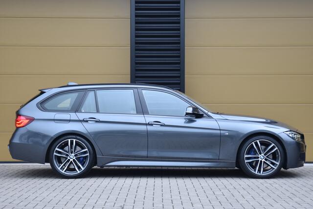 BMW 3-SERIE Touring 320i M Sport Edition * M Sportpakket * Panorama dak * Achteruitrijcamera * Trekhaak * Head-up *