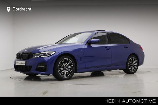 BMW 3-SERIE 330e M-Sport | Hifi | Camera | Laser | Schuifdak | 18" | Privacy Glass