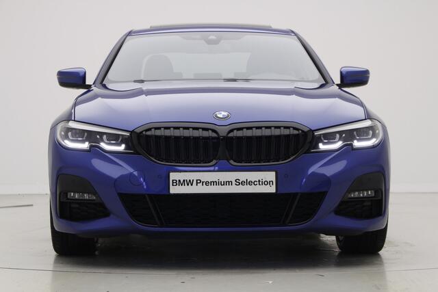 BMW 3-SERIE 330e M-Sport | Hifi | Camera | Laser | Schuifdak | 18" | Privacy Glass