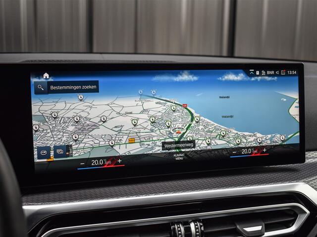 BMW 3-SERIE 330e xDRIVE | M-SPORT | TREKHAAK | SPORTSTOELEN | ACTIVE CRUISE CONTROL | CAMERA | LEDEREN BEKLEDING | DAB+ | HIFI SOUND | SHADOW-LINE | STOEL- EN STUUR VERWARMING