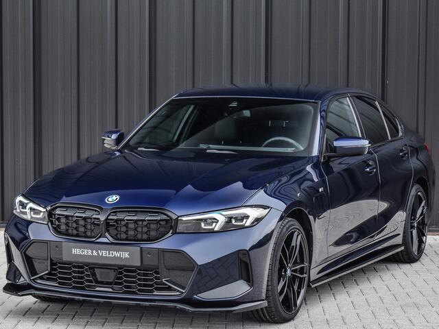 BMW 3-SERIE 330e xDRIVE | M-SPORT | TREKHAAK | SPORTSTOELEN | ACTIVE CRUISE CONTROL | CAMERA | LEDEREN BEKLEDING | DAB+ | HIFI SOUND | SHADOW-LINE | STOEL- EN STUUR VERWARMING