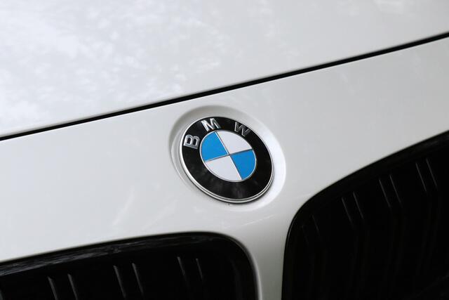BMW 3-SERIE 330e Sport iPerformance M Shadow Line ECC|LED|CRUISE|NAV|AFN.TREKH|LMV'18|PDC