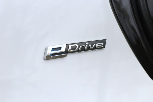 BMW 3-SERIE 330e Sport iPerformance M Shadow Line ECC|LED|CRUISE|NAV|AFN.TREKH|LMV'18|PDC