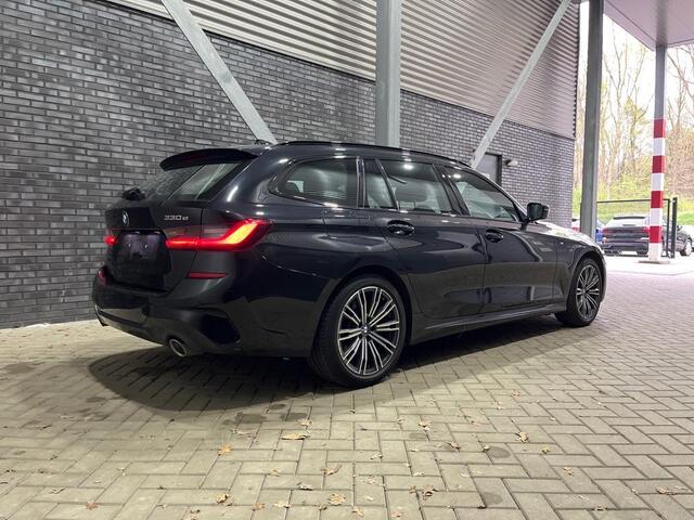 BMW 3-SERIE 330e M-Sport | ACC | Elek. Achterklep | Stoelverwarming | PDC V+A | Stoelverlengers