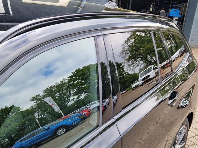 BMW 3-SERIE 330E X-Drive sportLine Navi Leder AppleCAR HEUD Blackline