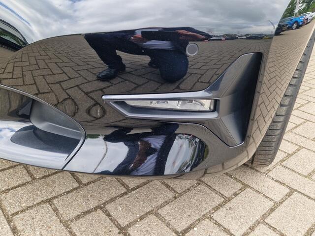 BMW 3-SERIE 330E X-Drive sportLine Navi Leder AppleCAR HEUD Blackline