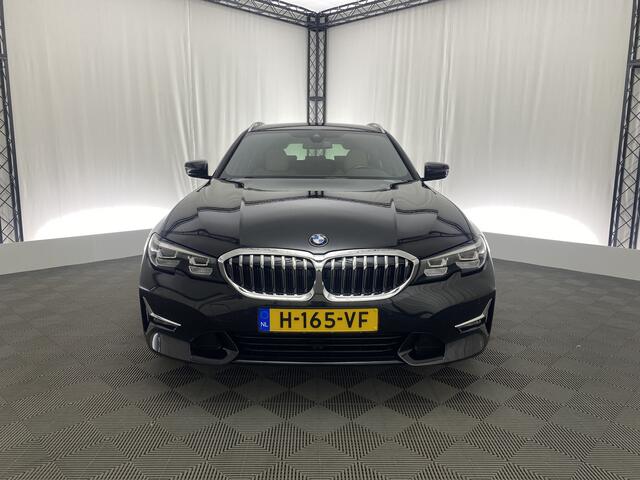 BMW 3-SERIE Touring 330i High Executive Automaat | Apple Carplay | Leder | Navi | Camera |