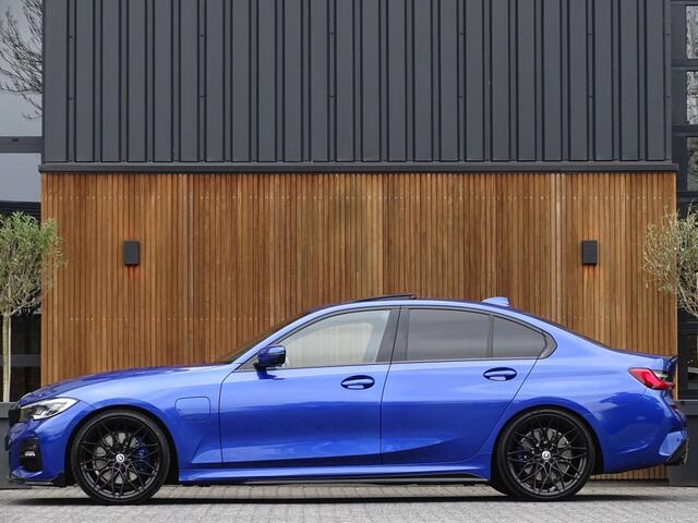 BMW 3-SERIE 330e 292PK / High Executive / M-sport / LASER