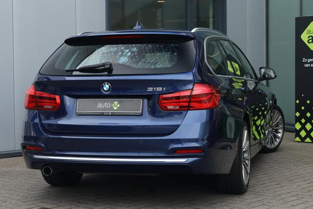 BMW 3-SERIE Touring 318i Luxury Edition