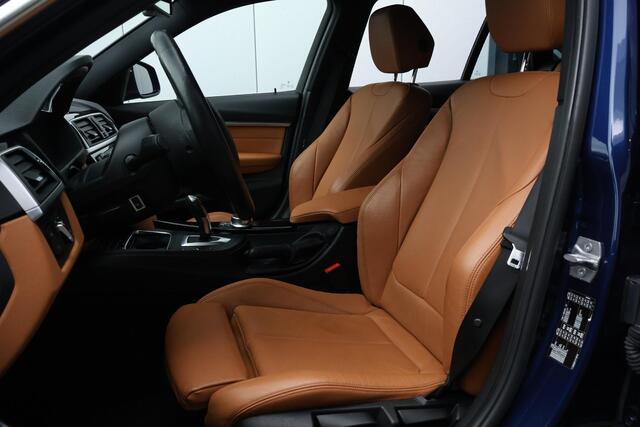 BMW 3-SERIE Touring 318i Luxury Edition