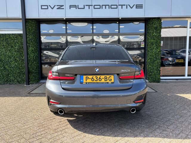 BMW 3-SERIE 320i Executive | Sportline | Carplay | 19" LMV |